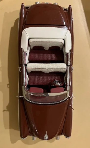 Franklin Mint Buick Skylark Convertible 1953 DieCast Model (2325)